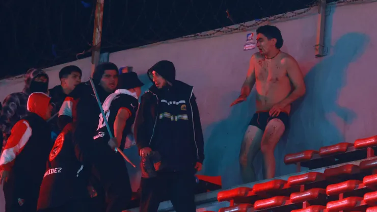 Dirige en Universidad de Chile y ahora cuenta nuevos detalles de la barbarie en Avellaneda.