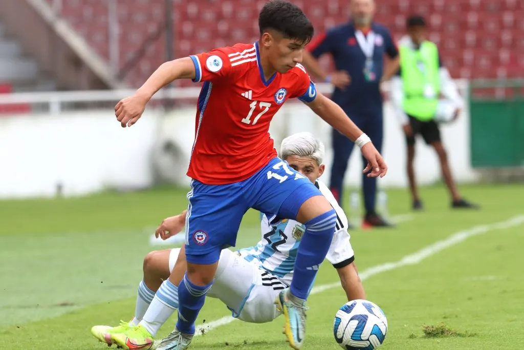 Francisco Marchant en la selección chilena Sub 17 en el Sudamericano. (API/Photosport).