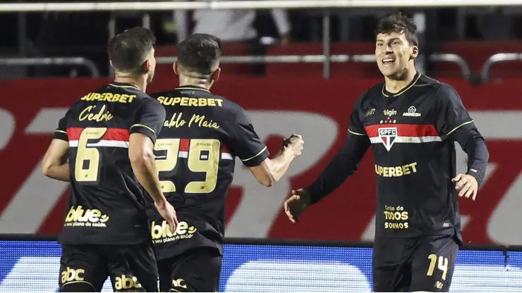 Este delantero chileno celebró así su gol.
