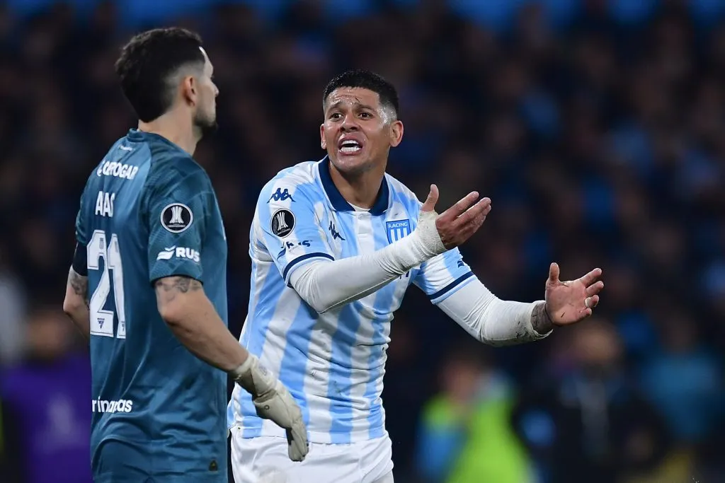 Gabriel Arias tampoco estuvo muy sólido en la Copa Libertadores ante Peñarol. (Marcelo Endelli/Getty Images).