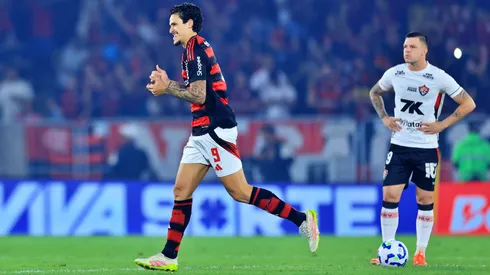 Vitória sufrió ante Flamengo su peor goleada en la historia del Brasileirao.