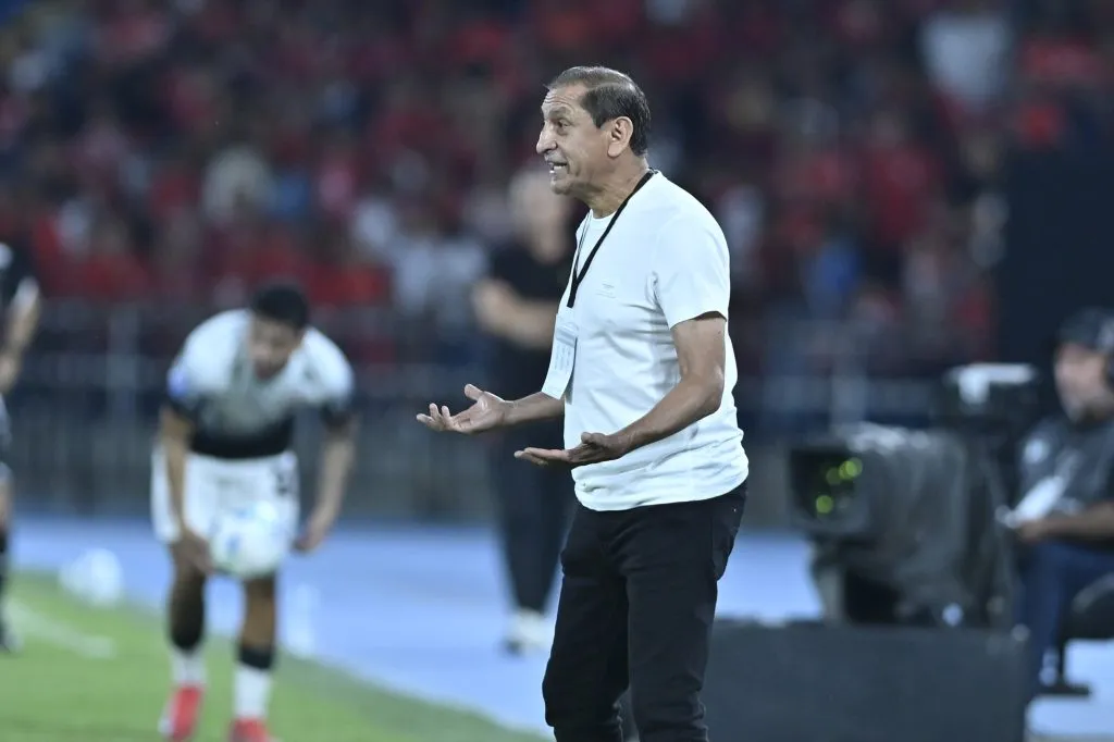 Ramón Díaz le puso fin abruptamente a su ciclo en Olimpia. (Gabriel Aponte/Getty Images).