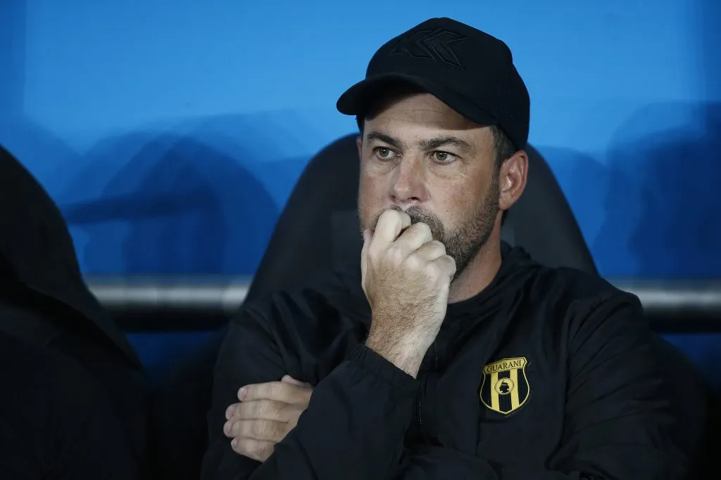 Juan Pablo Pumpido dirigió a Guaraní de Paraguay. Tomará la dirección deportiva de Olimpia. (Wagner Meier/Getty Images).