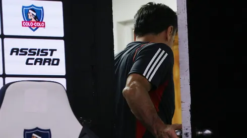 Cuestionan a uno de los candidatos favoritos para asumir la banca de Colo Colo tras el paso de Jorge Almirón.