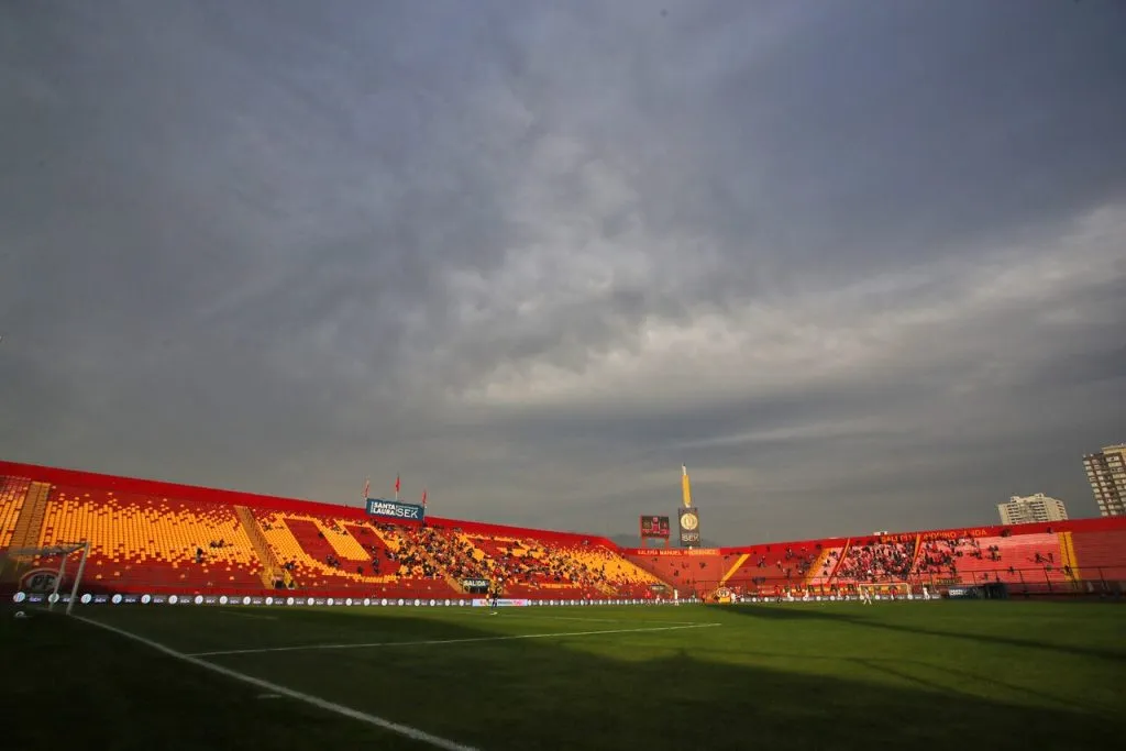 Estadio Santa Laura será la sede de la Supercopa entre Colo Colo y la U (Photosport)