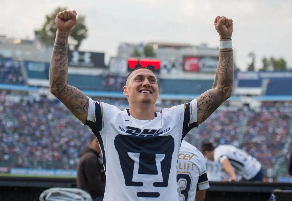 Nicolás Castillo celebra uno de los goles que anotó en Pumas de la UNAM. (Mexsport/Photosport).