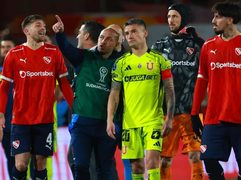 El noble gesto del plantel de la U con hinchas que sufrieron barbarie en Argentina