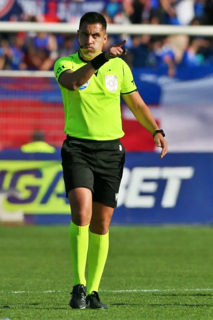 Cristián Garay, el juez central de la edición 198 del Superclásico (Photosport)