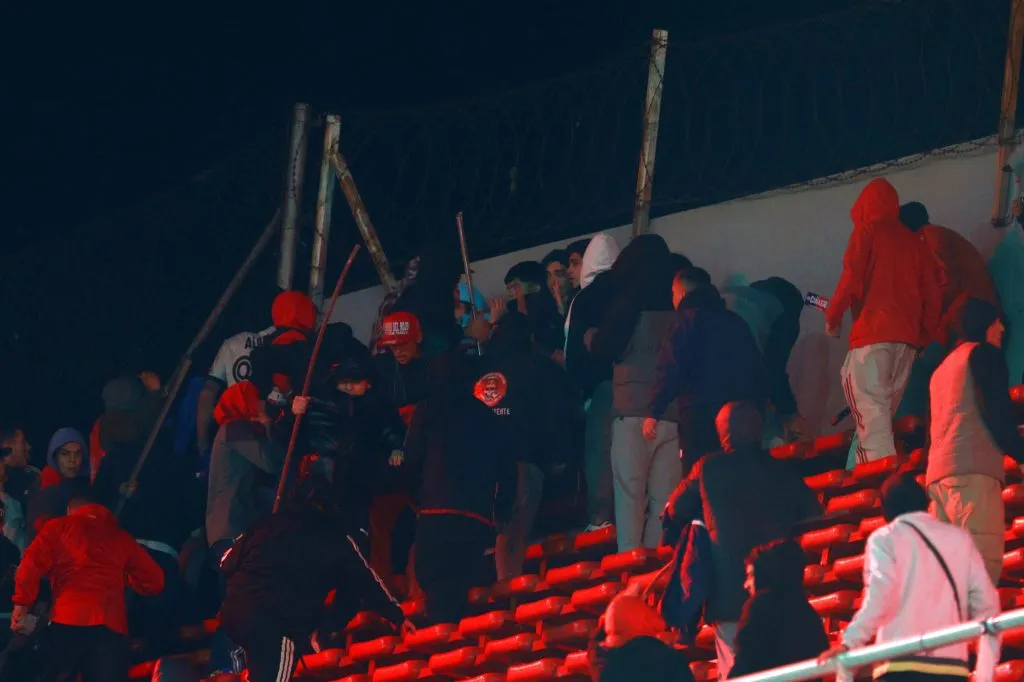 Según Olé la U sería descalificada de Copa Sudamericana junto a Independiente en un castigo inédito de la Conmebol.