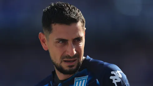 El jugador chileno Gabriel Arias enfrenta un duro momento en Racing.