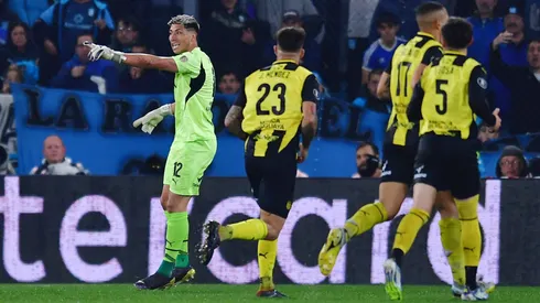 Brayan Cortés, objeto de críticas tras eliminación de Peñarol en Copa Libertadores.