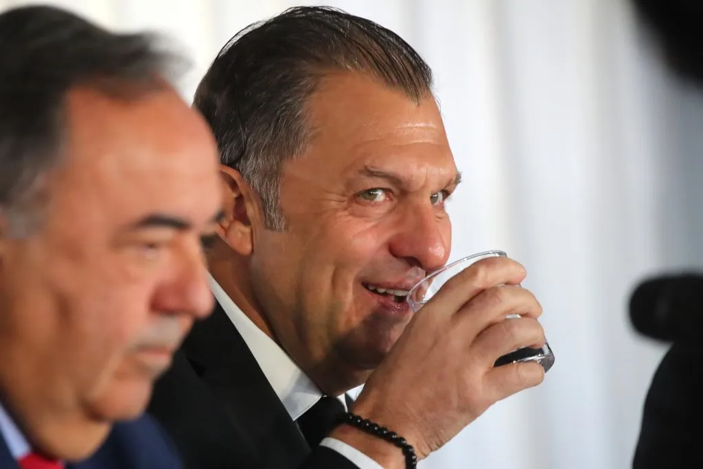 Aníbal Mosa explicó qué fue lo que pasó con las reuniones con Gustavo Quinteros y Gerardo Martino. Foto: Photosport.