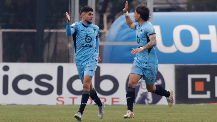 Maxi Romero y Martín Sarrafiore, dupla de O'Higgins que recibe a Audax Italiano buscando mantener el invicto como local.