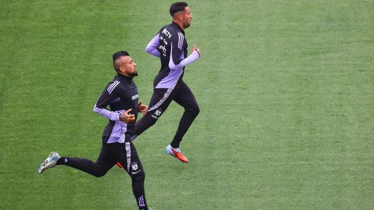 Arturo Vidal entrenando junto a Mauricio Isla.