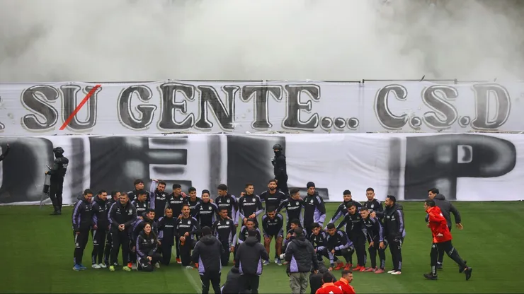 Miles de hinchas de Colo Colo llegaron al arengazo
