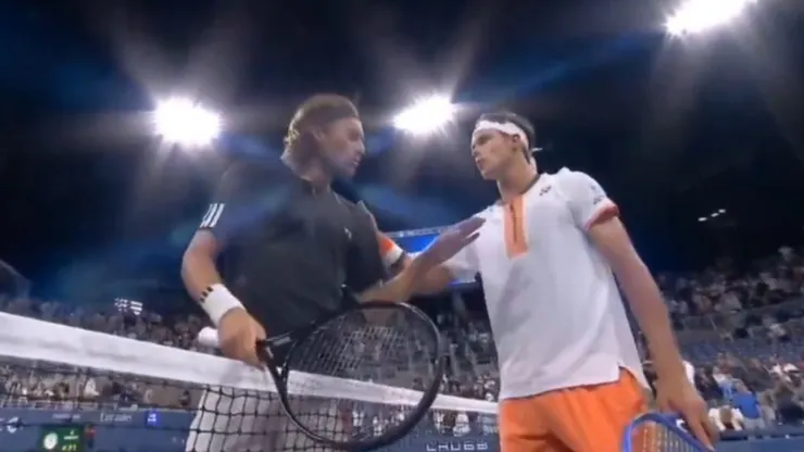 Stefano Tsitsipas amenaza a Daniel Altmaier en el US Open