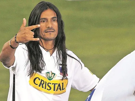 Justifica polémicos lienzos de Colo Colo y culpa a jugador de la U