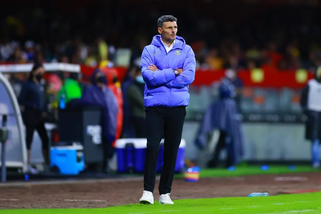 Pese a dirigir a un grande como el América en México, Ortiz llegará a Colo Colo sin haber ganado ningún trofeo como DT. | Foto: Getty Images.