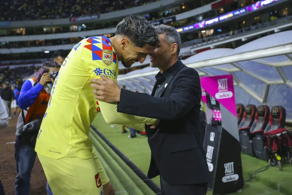 Diego Valdés, que en su momento sonó en Colo Colo, tuvo su mejor rendimiento con Fernando Ortiz como entrenador. | Foto: Getty Images.