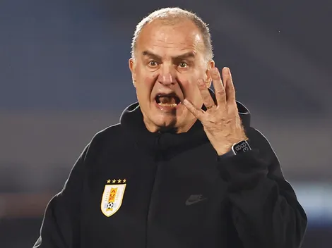 Marcelo Bielsa critica a Chile para defender su gestión en Uruguay