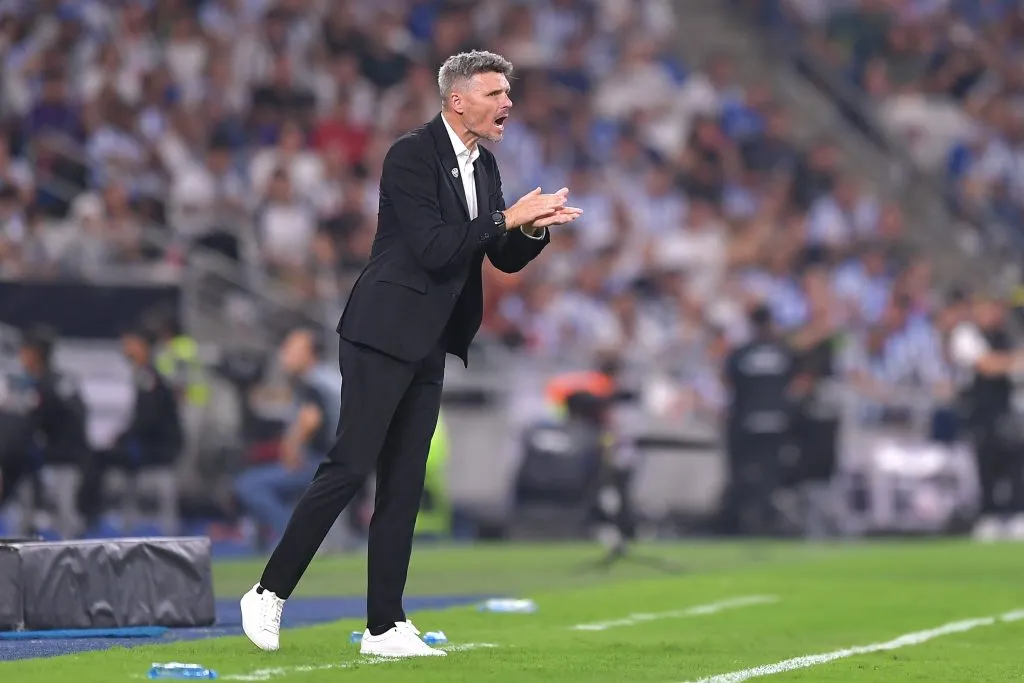 Fernando Ortiz debería ser ratificado durante este sábado como flamante nuevo entrenador de Colo Colo. | Foto: Photosport.