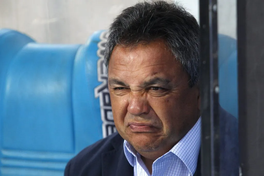 Víctor Hugo Castañeda le respondió al Coca Mendoza. Foto: Marcelo Hernandez/Photosport