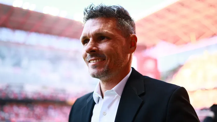 Fernando Ortíz ya es oficialmente el técnico de Colo Colo y su arribo se celebró en todo el mundo.