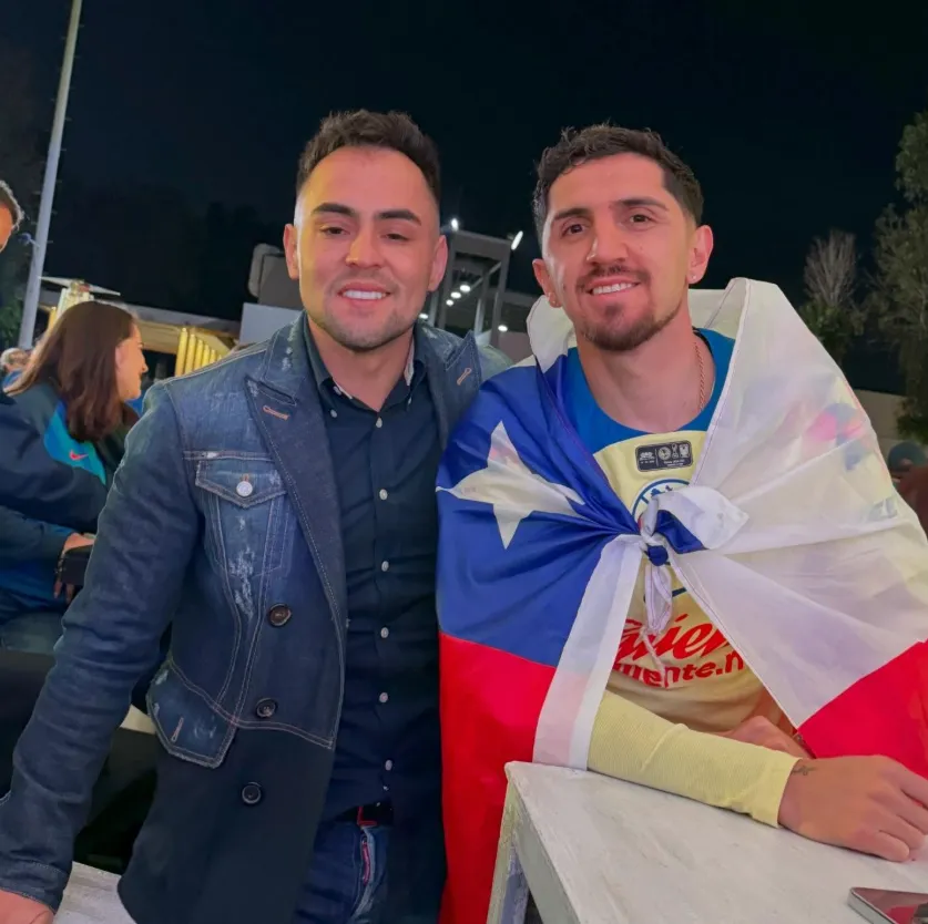 Gastón González con uno de sus jugadores representados: Diego Valdés. (Captura Instagram).