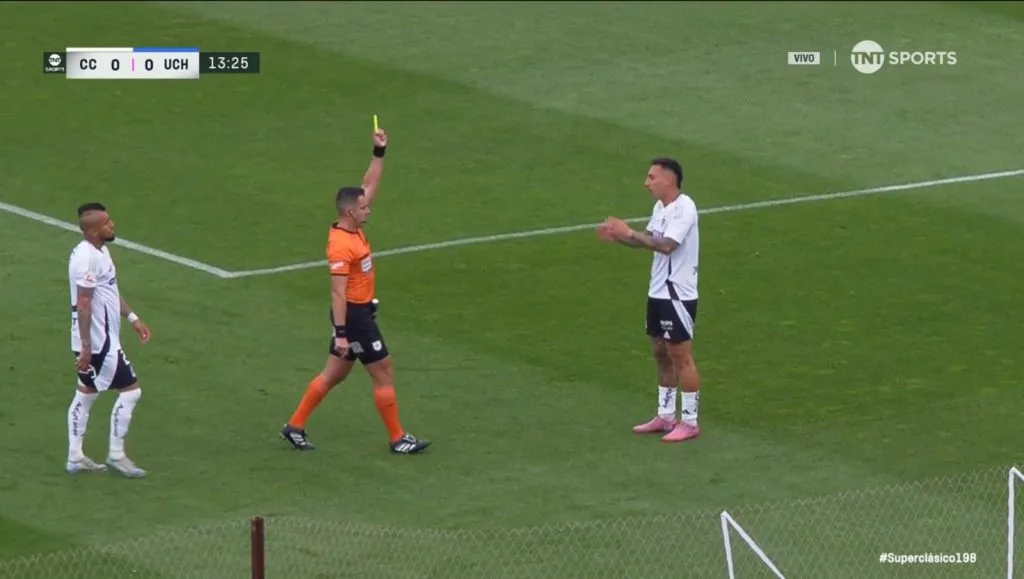 Javier Correa fue amonestado por ese choque. (Captura TNT Sports).