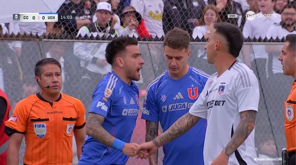 Correa con Zaldivia en el Superclásico. (Captura TNT Sports).