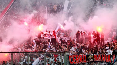 Hubo un lienzo del Superclásico que generó controversia en Argentina.