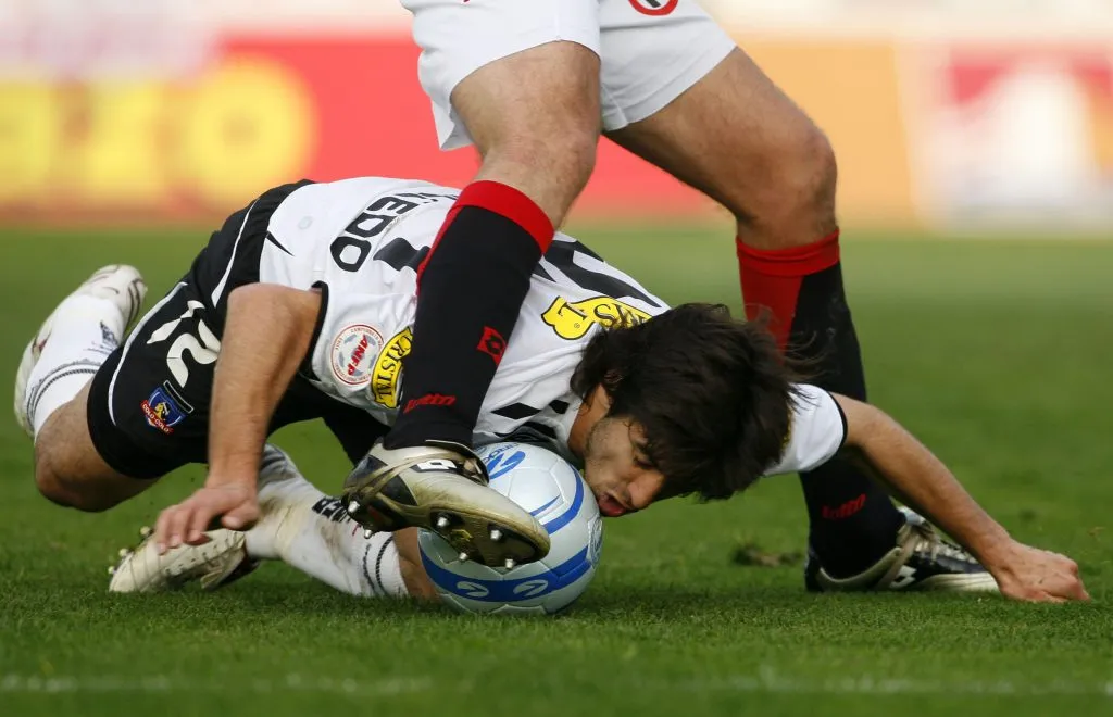 José Domingo Salcedo ponía todo, literalmente, a la hora de disputar pelotas. (ANDRES PINA/PHOTOSPORT).