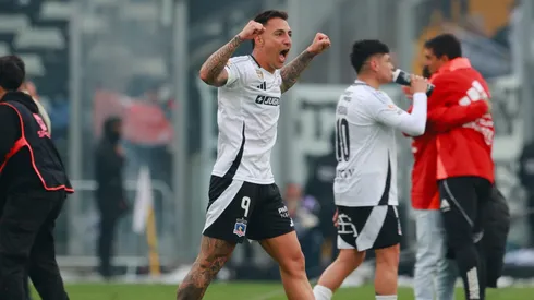 Javier Correa celebra eufóricamente ante la U. de Chile