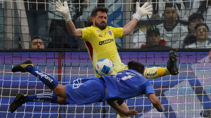 Fernando de Paul tuvo esta tapada ante Fabián Hormazábal.