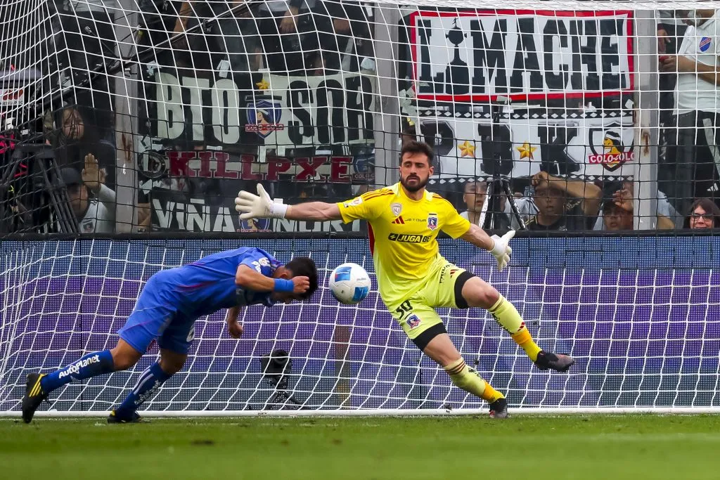 Fabián Hormazábal tuvo una ocasión muy clara. Algunos azules pidieron penal del Tuto al “17”. (Pepe Alvujar/Photosport).