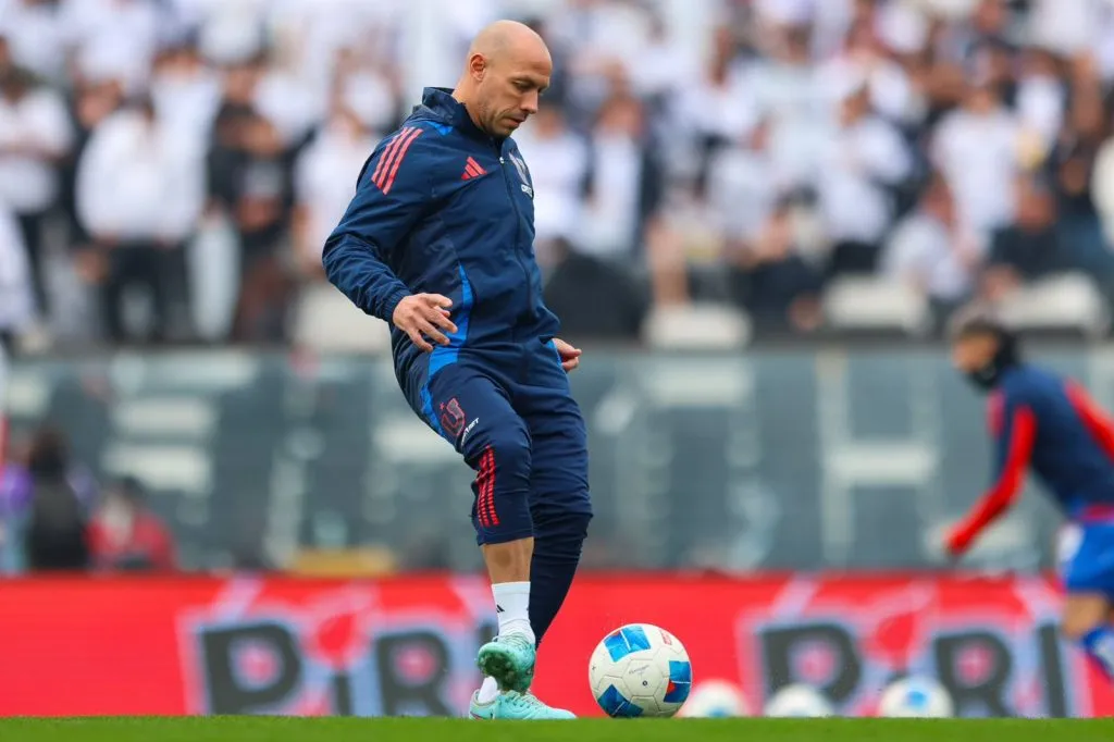 Marcelo Díaz fue suplente en el Superclásico y no sumó minutos. Foto: U de Chile.