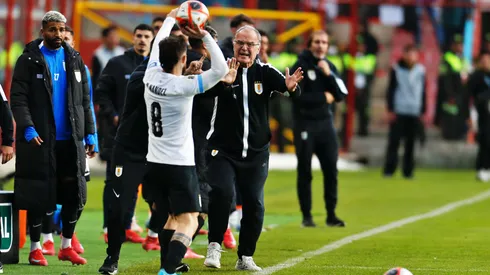 Marcelo Bielsa confirma nómina de Uruguay para duelo con Chile.