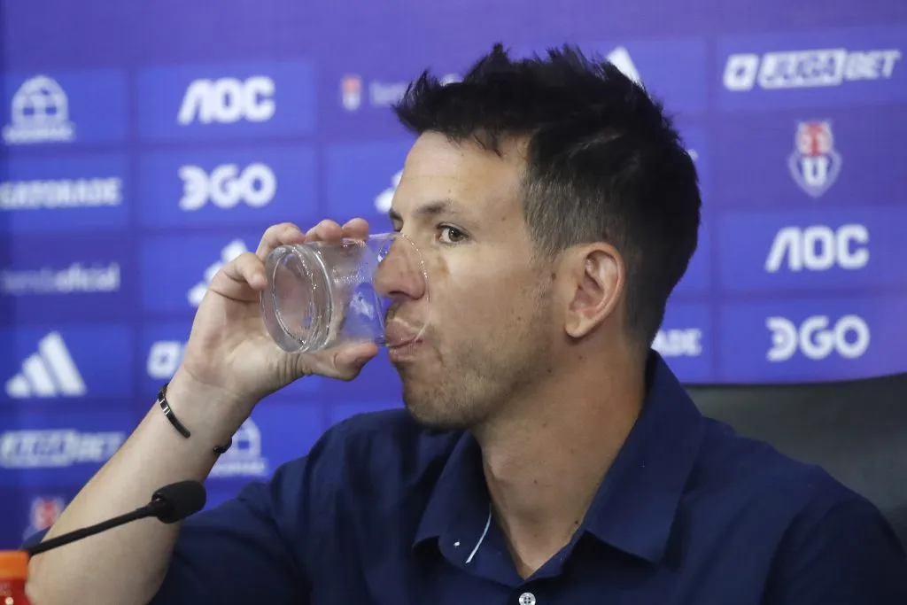 Manuel Mayo, el gerente deportivo de Azul Azul. Otro al que le cae de refilón esta crítica en el armado del plantel. (Jonnathan Oyarzun/Photosport).