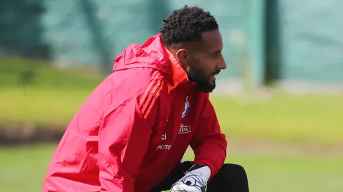 Julio Rodríguez, formador de Claudio Bravo, critica decisión de Nico Córdova en el arco de Chile.