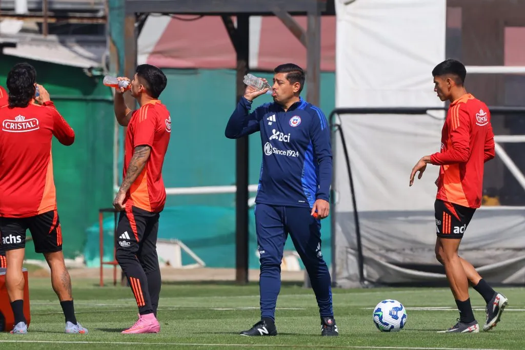 Nicolás Córdova trabaja en Juan Pinto Durán con la Roja. (Jonnathan Oyarzun/Photosport).