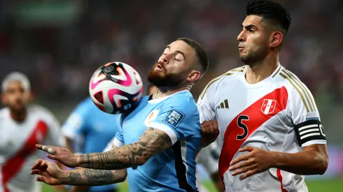 Nahitan Nández y Carlos Zambrano, dos ex jugadores de Boca Juniors y claves en el once de sus seleccionados, jugarán en Uruguay vs Perú.