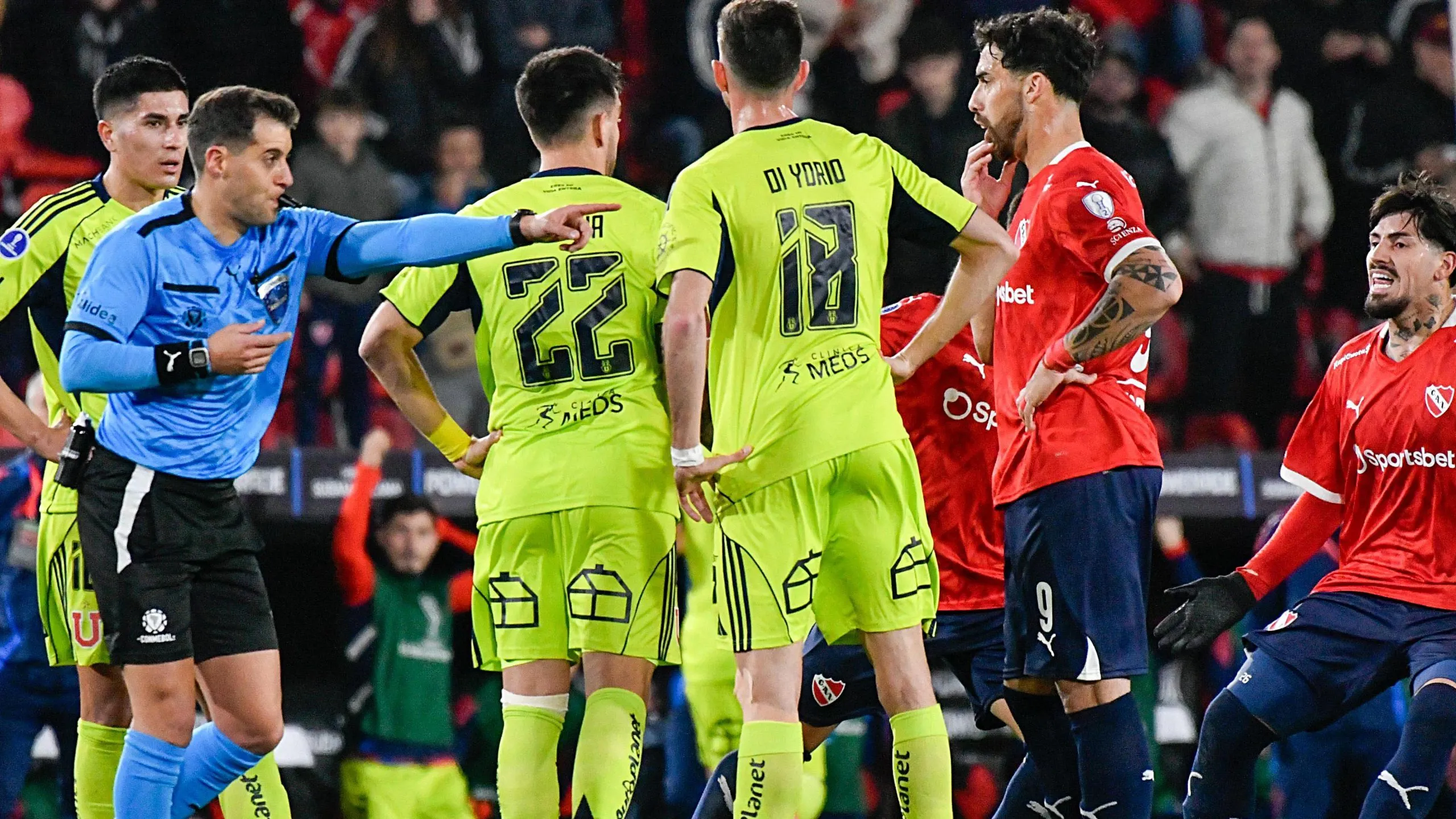 U de Chile e Independiente se enfrentan en las oficinas de Conmebol. Foto: Fotobaires/Photosport