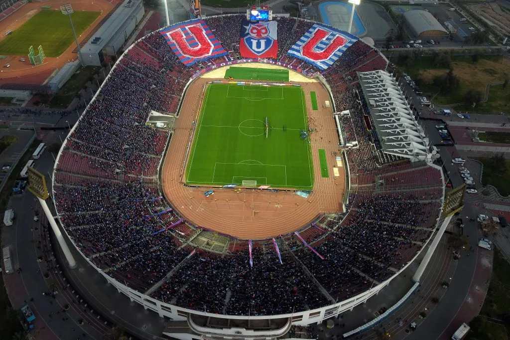 Universidad de Chile podría estar varios años sin poder jugar con sus hinchas en torneos de la Conmebol. | Foto: Photosport.