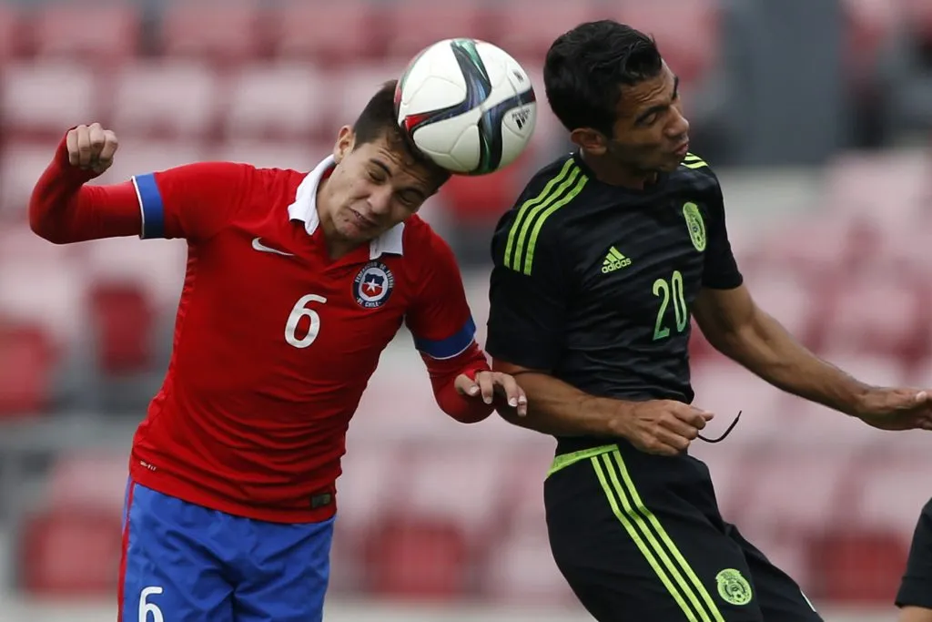 Ignacio Saavedra en un amistoso Sub 17 de Chile ante México. Hoy tiene 26 años. (Andres Pina/Photosport).