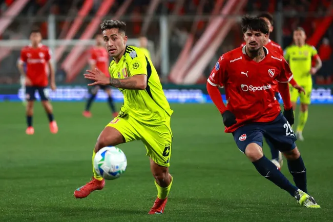 La Conmebol está con el tiempo en su contra si lo que quiere es reanudar la vuelta entre Universidad de Chile e Independiente. | Foto: Photosport.
