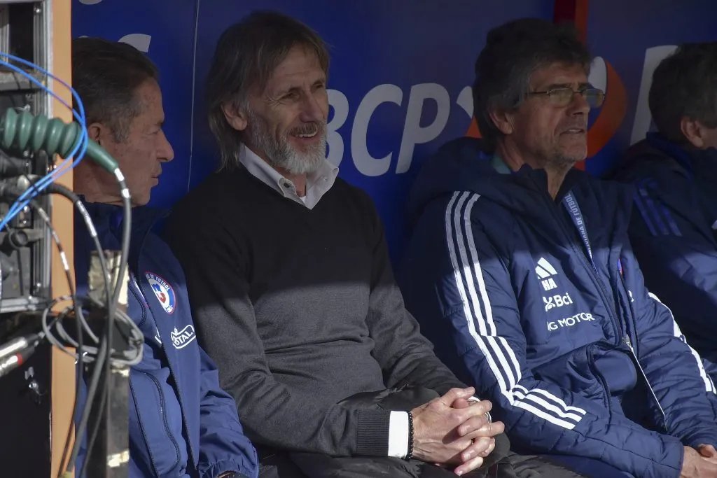 Ricardo Gareca en la banca de Chile, durante su último partido como DT | Photosport