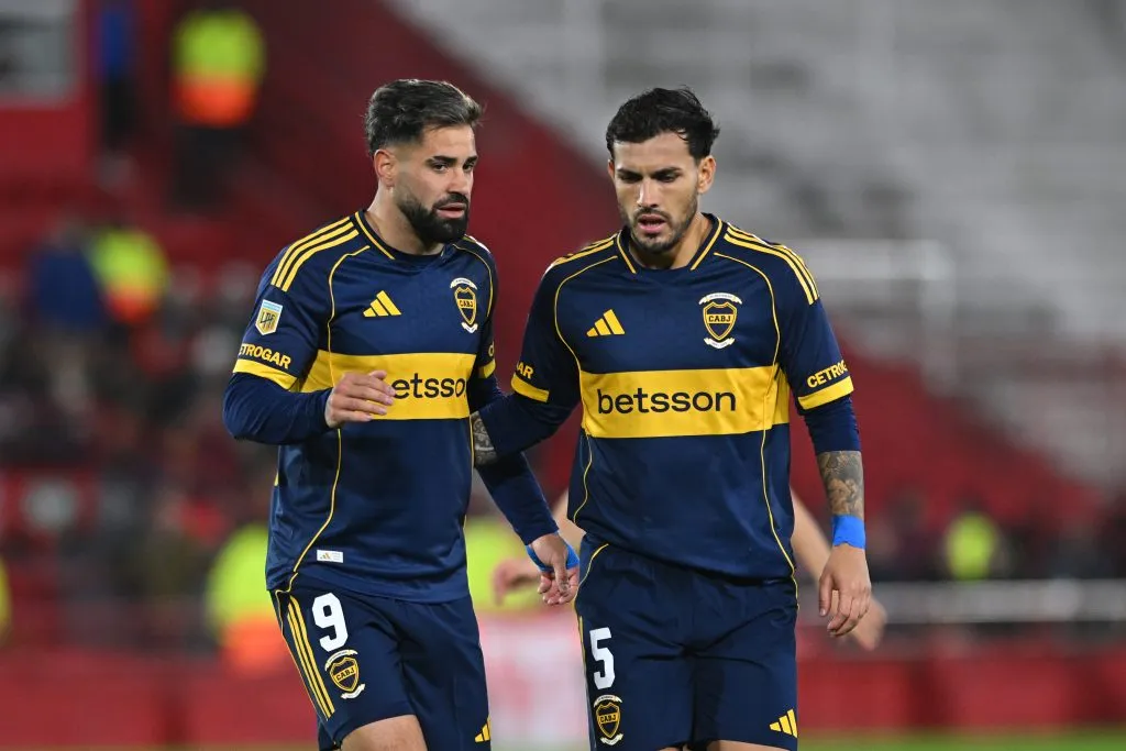 Milton Giménez (9) y Leandro Paredes en Boca Juniors. (Rodrigo Valle/Getty Images).