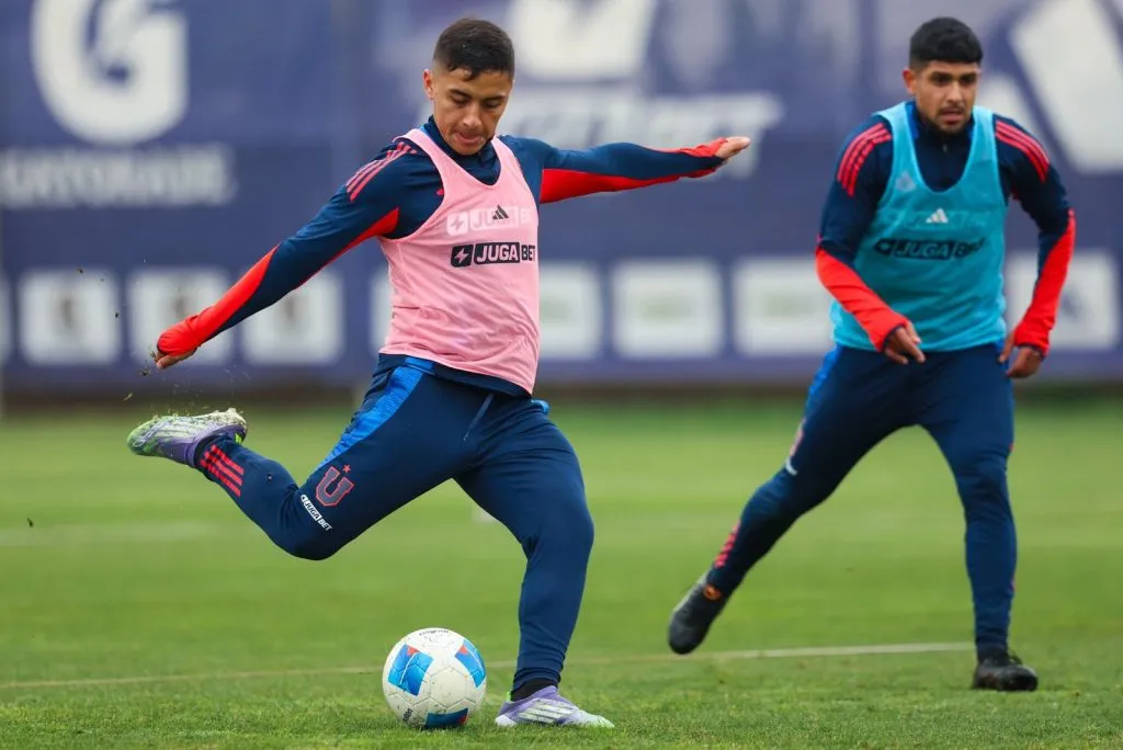 Los azules se entrenan a la espera de las programaciones. Foto: U de Chile.