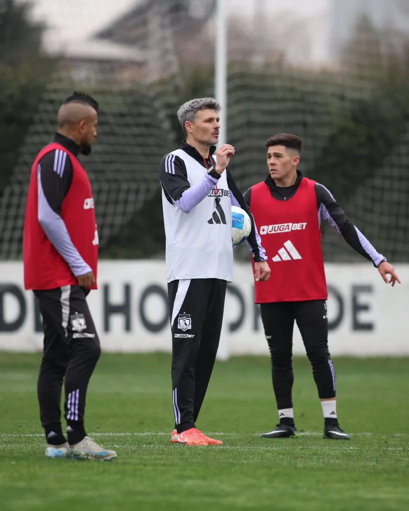 Fernando Ortiz tiene trabajando con todo al plantel del Cacique. Foto: Colo Colo.