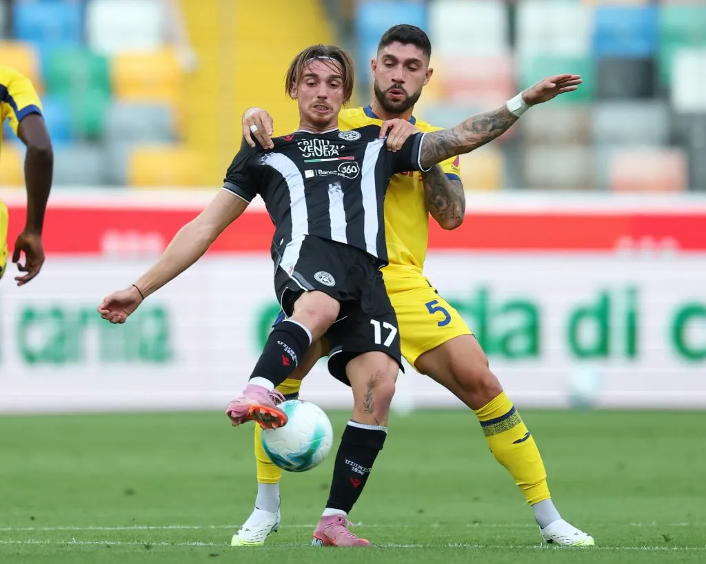 Iker Bravo en acción con el Udinese. (Timothy Rogers/Getty Images).